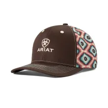 ARIAT Cap im Sport-Look und eine...