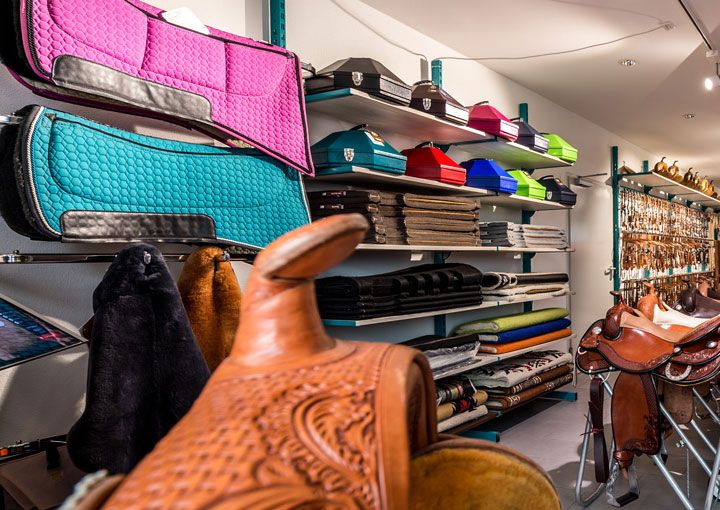 Mattes Sattelpads und Lammfellpads - Reitshop und Reitsportgeschäft